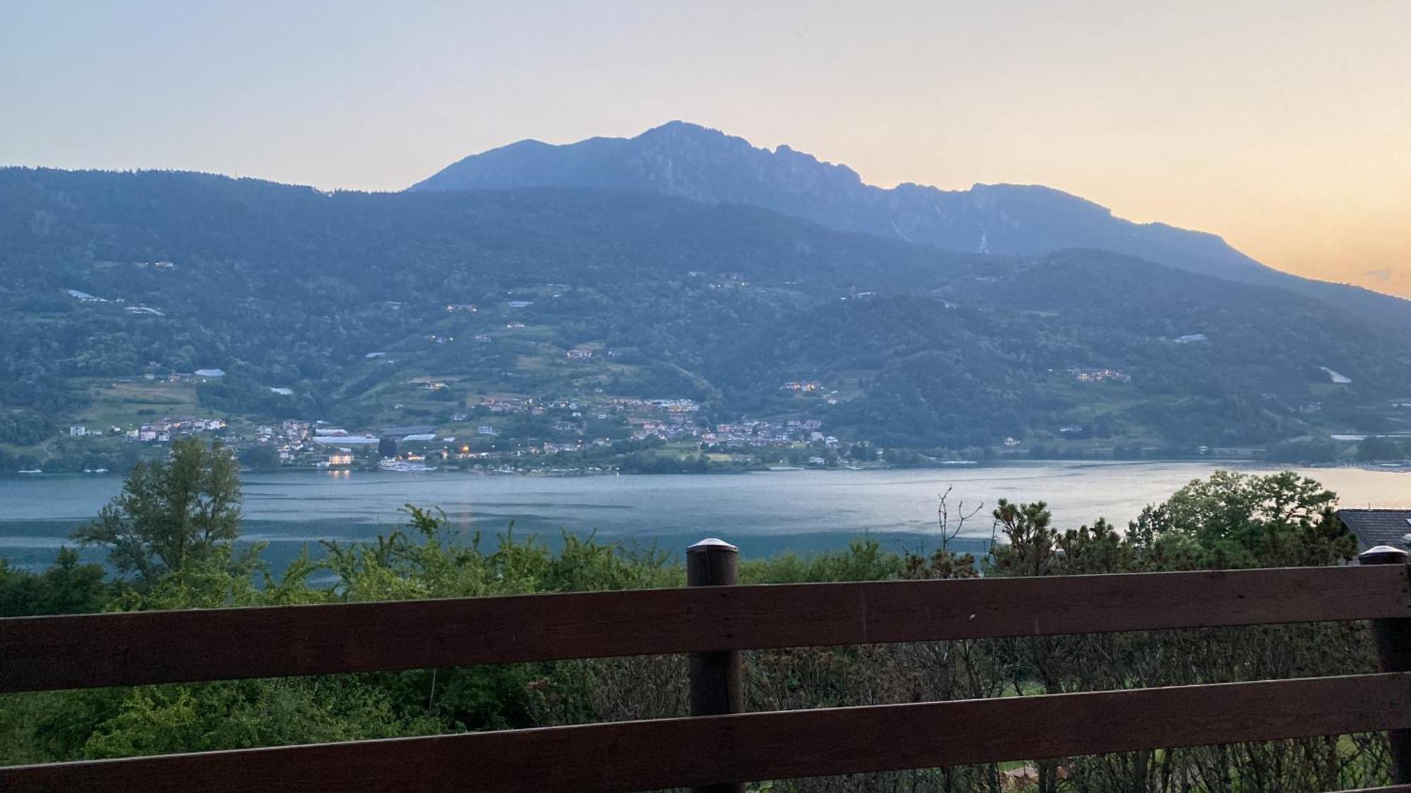 Lake Apartment Ischia Green Tenna Eksteriør billede